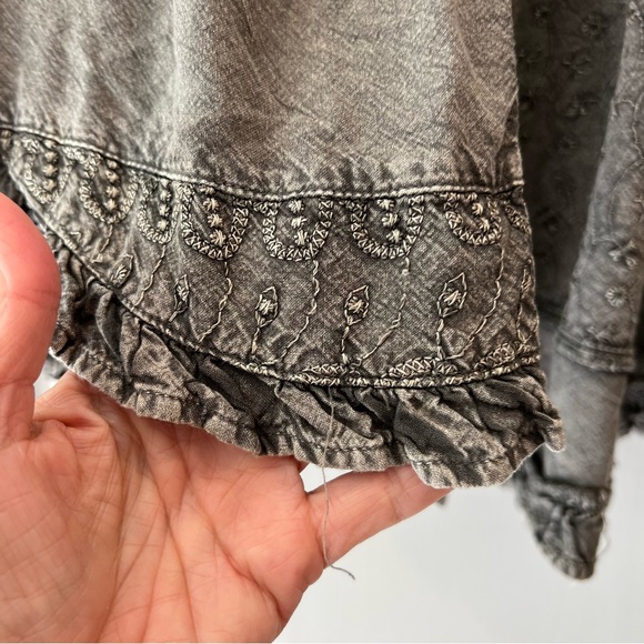 Vintage Bohemian Blouse gray billowy poet sleeves embroidery ruffle pockets - Picture 7 of 11